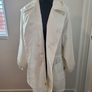 Izzi Activewear Zip and Button Windbreaker Jacket White Gold Buttons Size Medium